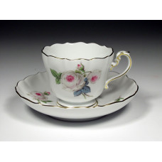 Tasse m.U., Weiße Rose mit Purpurkern, Goldrand, V 0,15 l