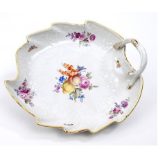 Konfektblatt mit Henkel, Frucht-u.Blumenm.,alte Manier,m.Insekt.,bunt,Bukettch.purp.grün,Goldr., L 19,5 cm