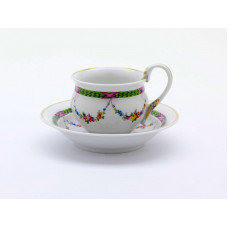 Kaffeetasse m.U., Blumenranke am grünen Kranz mit purpur Bändern, Goldreifen, weißer R., 0,2 l