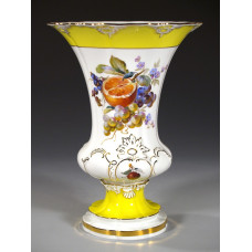 Vase, Fruchtmalerei, reich, Hals u.Fuß gelb glasiert, Gold angespitzt,Goldr., H 25 cm