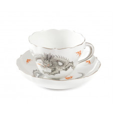 Kaffeetasse m.U., Ming-Drache, ohne Kante, schwarz, Platinrand, V 0,25 l