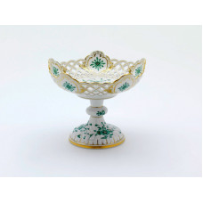 Schale auf Fu&szlig; durchbrochen, Indische Malerei, gr&uuml;n, Goldpunkte, Goldrand und Goldstaffage, H 17 cm