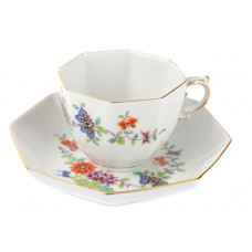 Tasse m.U. achteckig, Alter indischer Blumenzweig m. Schmetterling,bunt m. Kupferf.,Goldrand, V 0,15 l