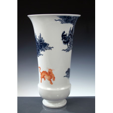Vase, Roter Tiger, Wolken u. Drachen schieferblau, Kanne 55654 m.Tiger gelb, H 37,5 cm
