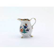 Milchkännchen mit Füßen, Form 