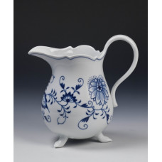 Milchkrug mit Füßen, Zwiebelmuster, kobaltblau, weißer Rand, 0,70 l