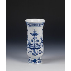 Vase, Zwiebelmuster, kobaltblau, weißer Rand, H 17 cm