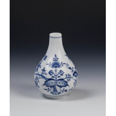 Vase, Zwiebelmuster, kobaltblau, weißer Rand, H 12,5 cm