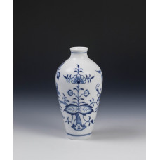 Vase, Zwiebelmuster, kobaltblau, weißer Rand, H 17 cm