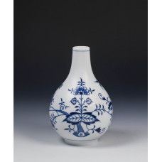 Vase, Zwiebelmuster, kobaltblau, weißer Rand, H 18 cm