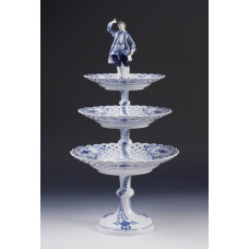 Etagere,durchbr. mit Gärtner, Zwiebelmuster, kobaltblau, weißer Rand, H 66 cm