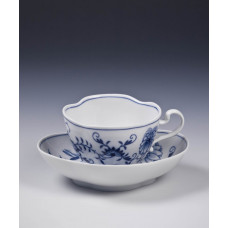 Tasse m.U., Zwiebelmuster, kobaltblau, weißer Rand, 0,15 l